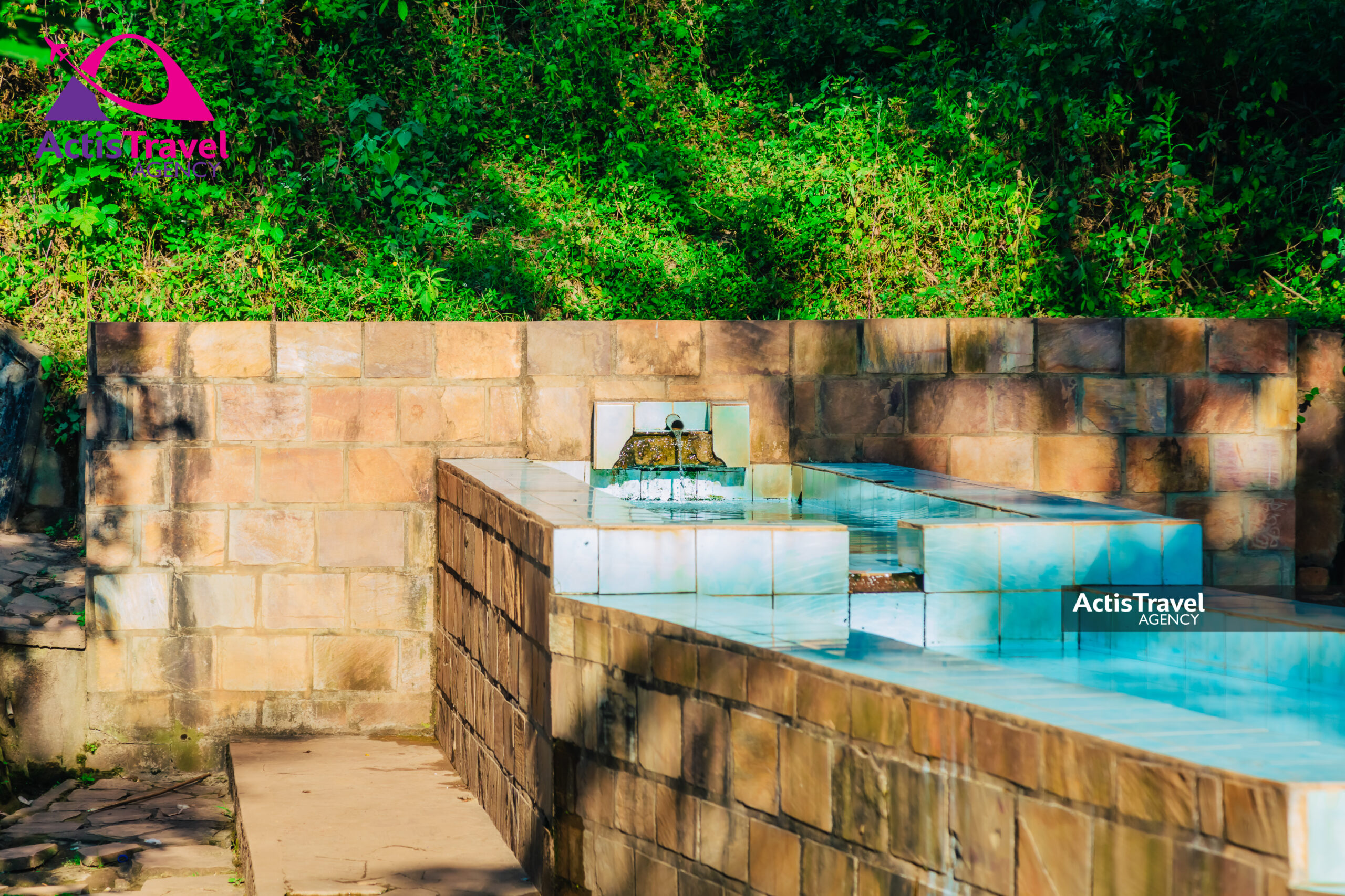 Source du Nile et Pyramide-10