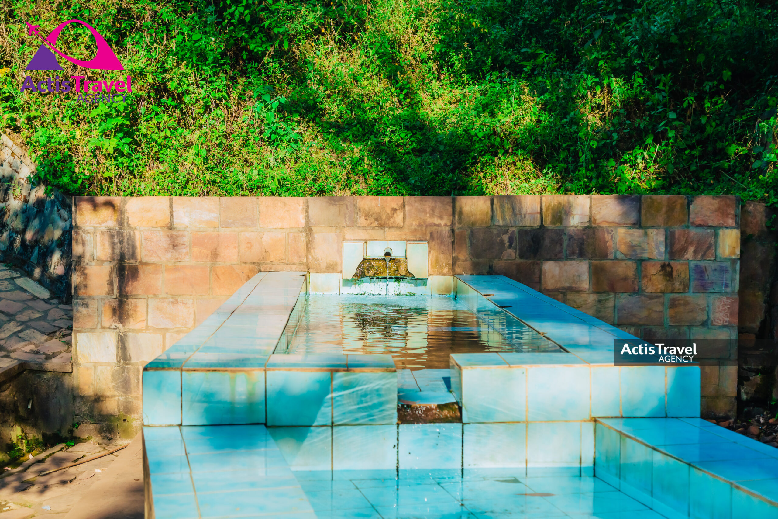 Source du Nile et Pyramide-18