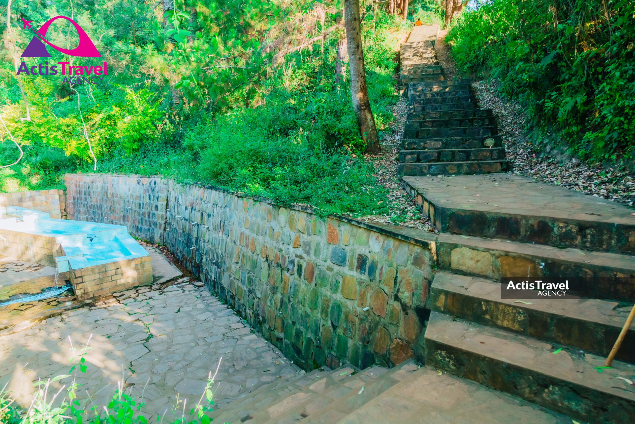 Source du Nile et Pyramide-22