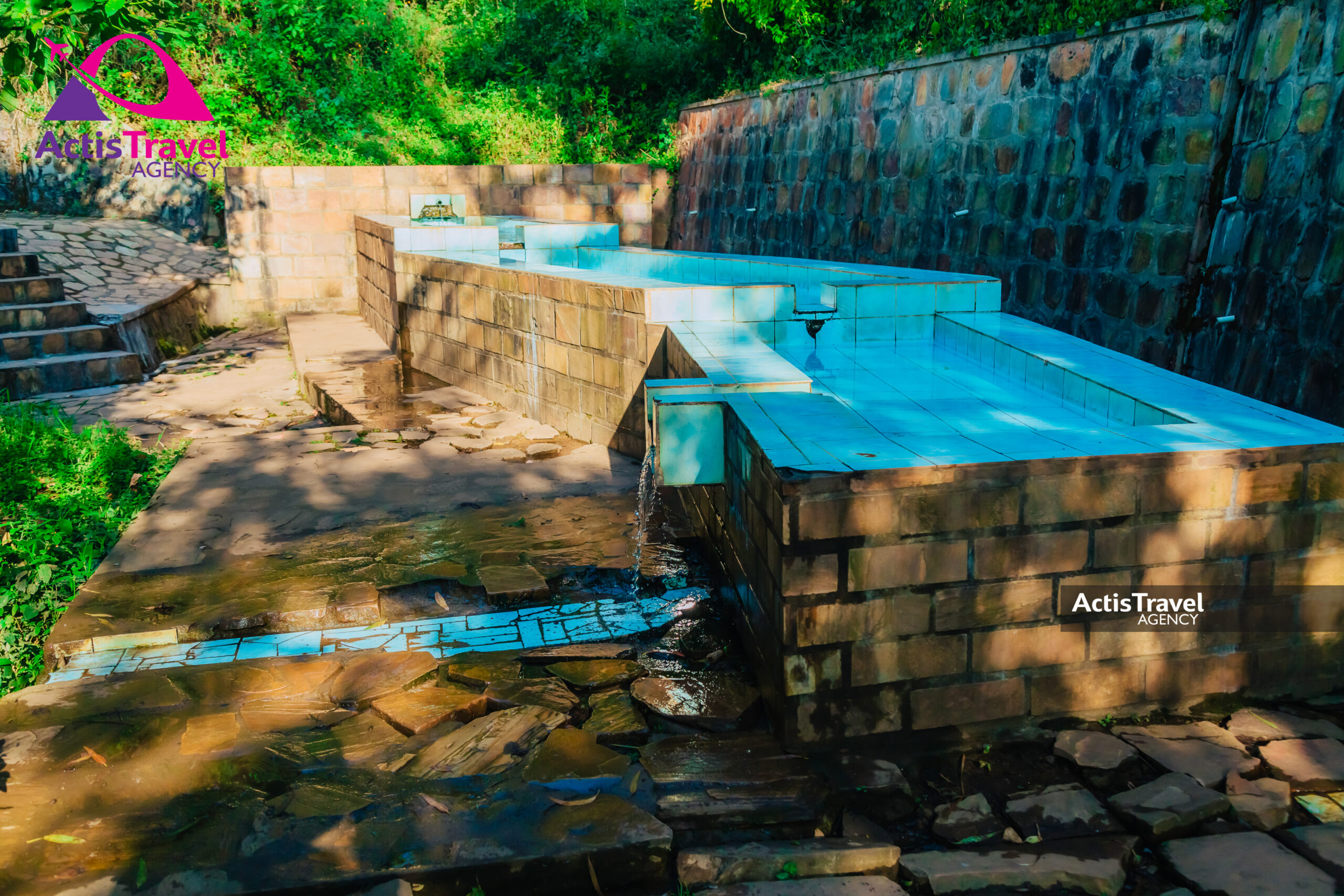 Source du Nile et Pyramide-9